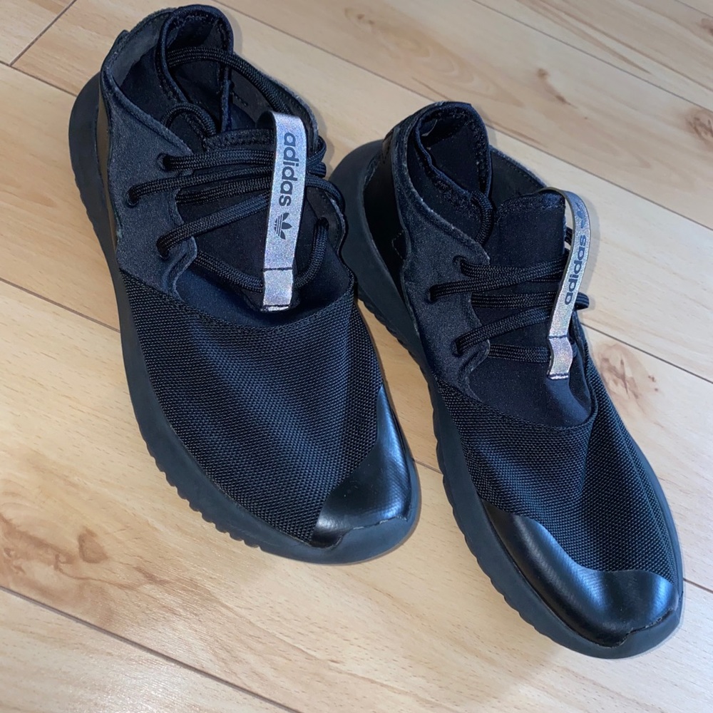 WOMENS ADIDAS RUNNERS